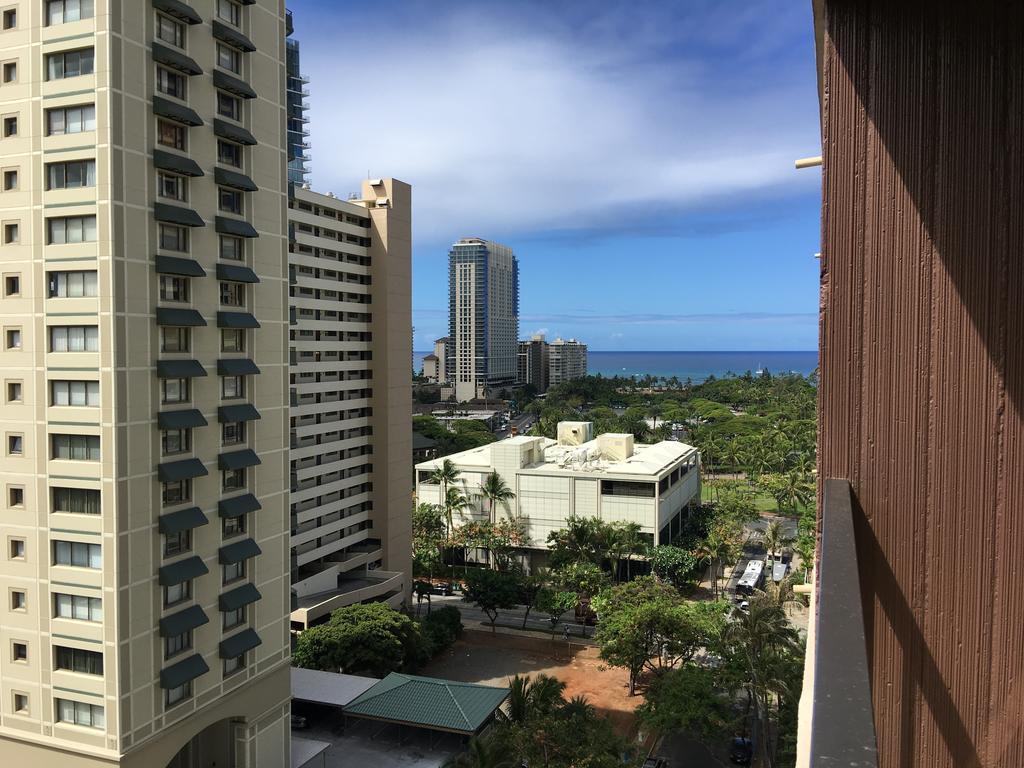 Wyndham Vacation Resorts Royal Garden At Waikiki Honolulu Bagian luar foto