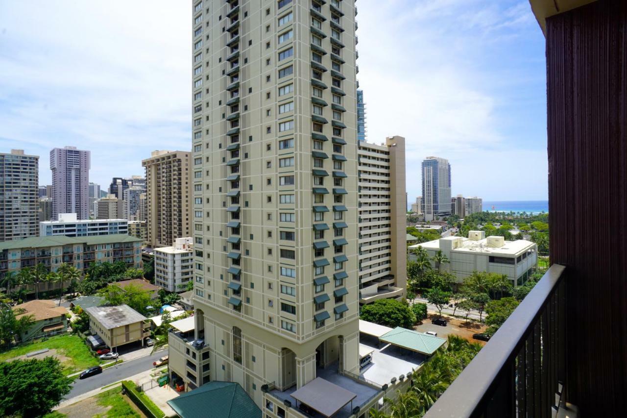 Wyndham Vacation Resorts Royal Garden At Waikiki Honolulu Bagian luar foto